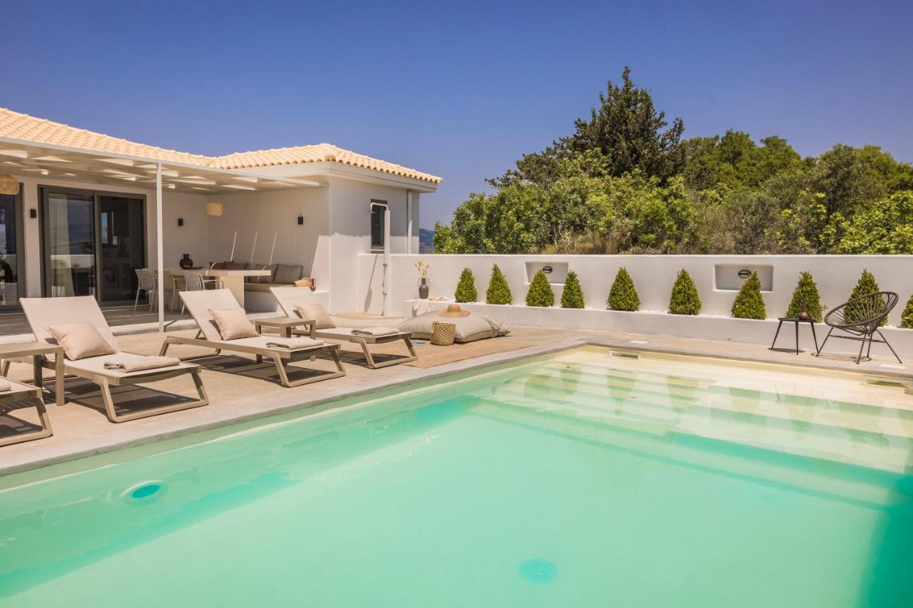 Villa Mirto - Iris Sunset Villas Lépedha エクステリア 写真